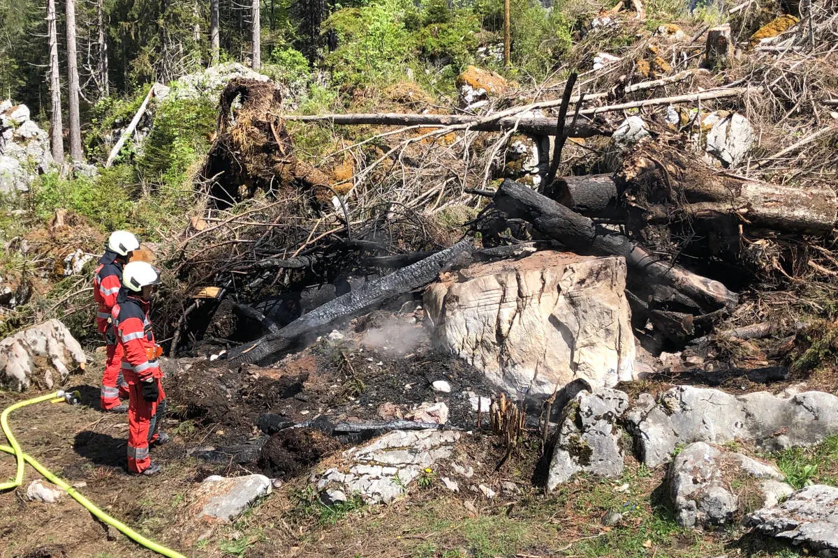 Klöntal GL – Mottbrand hinter Restaurant