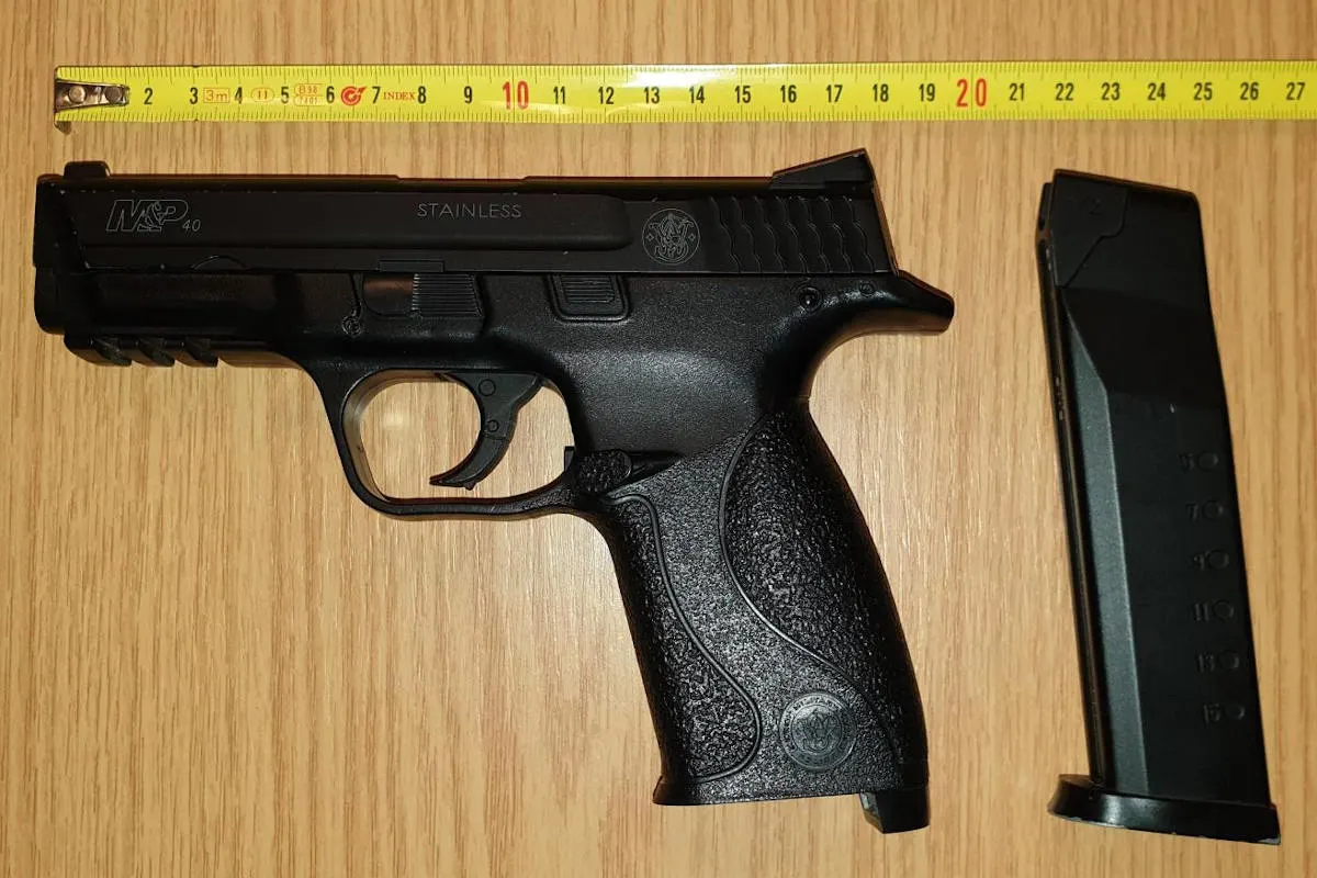 Magdeburg SA – Bundespolizisten stellen bei 17-Jährigem mit Waffe