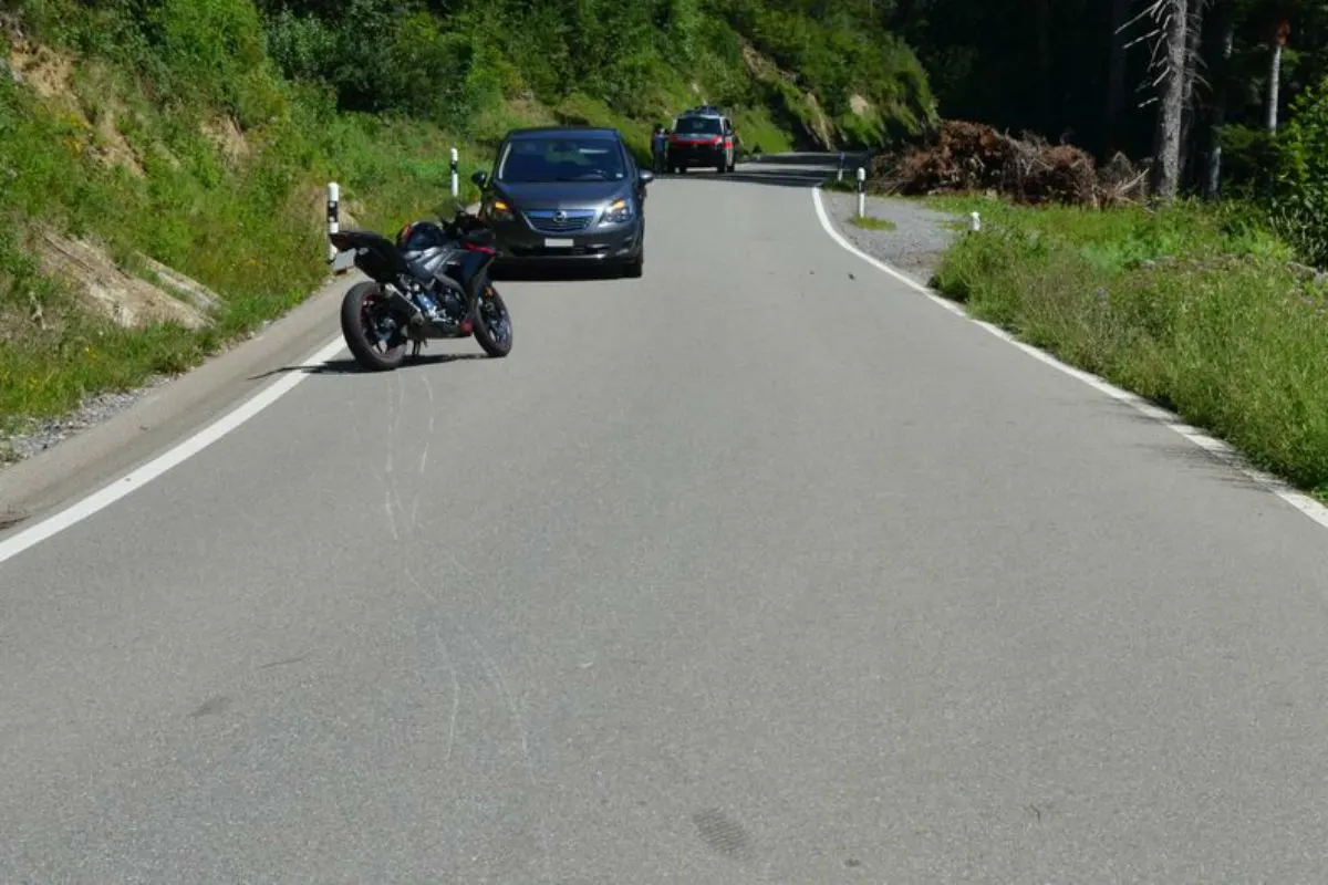 Reute AR - Selbstunfall mit Motorrad