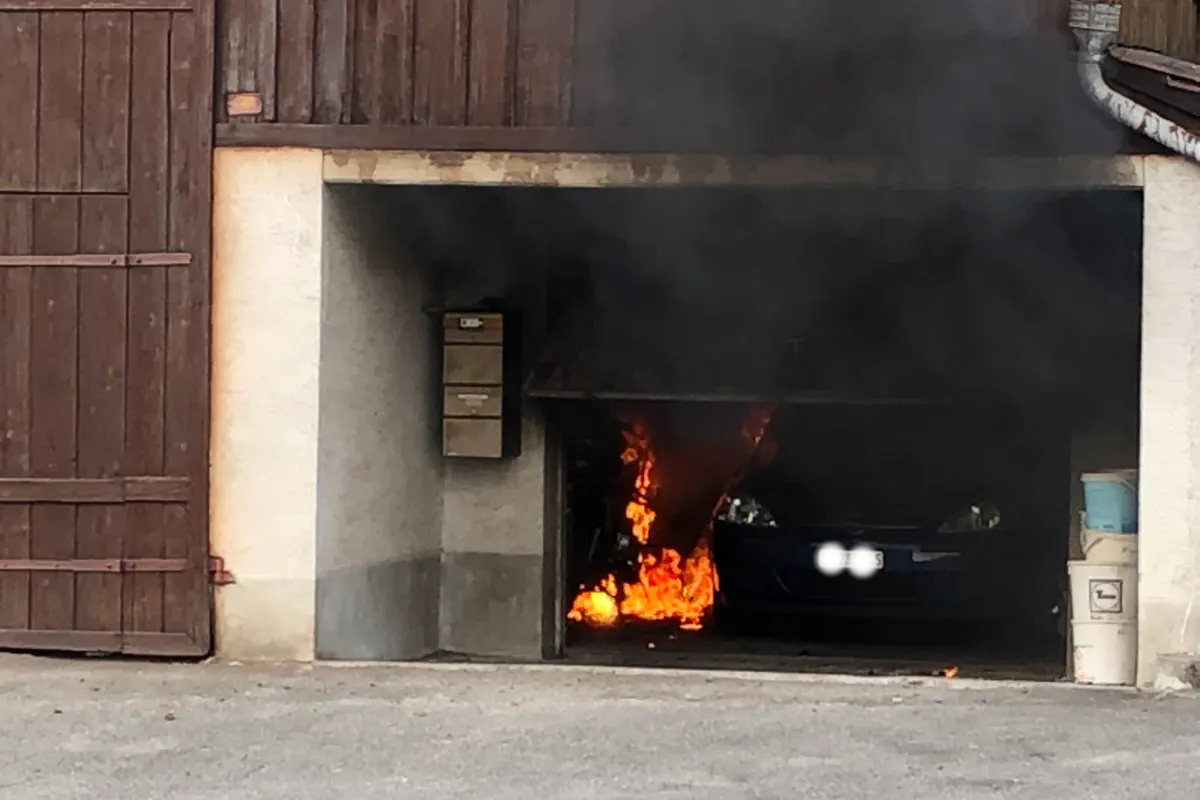 Oberbüren SG - Grosser Sachschaden nach Brand in Garage