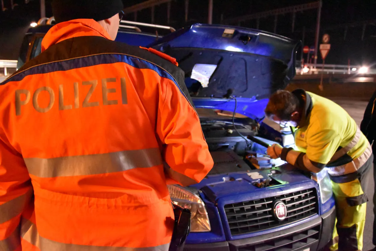 Kanton SZ - 88 Fahrzeuge mit defekter Beleuchtung unterwegs