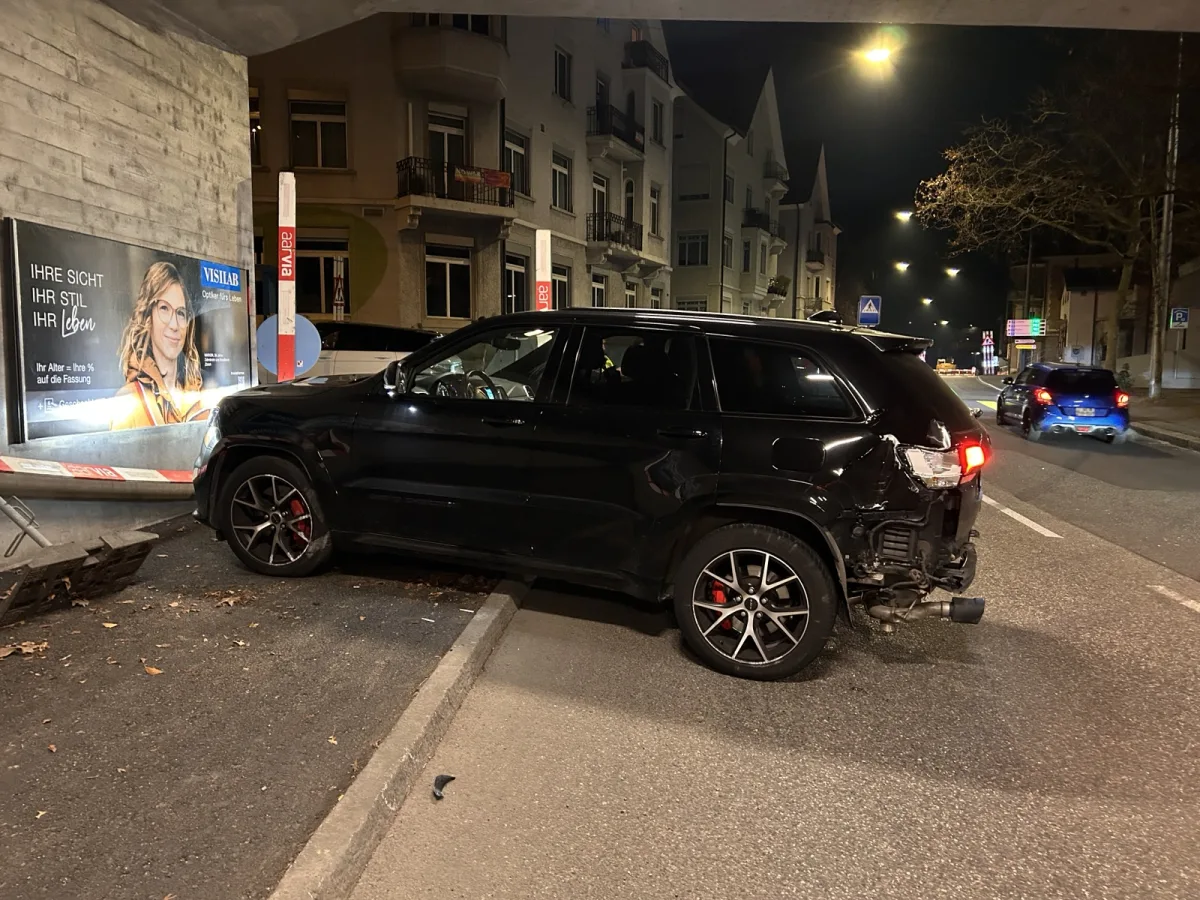 Baden AG – SUV zu stark beschleunigt und in Tunnelwand geprallt