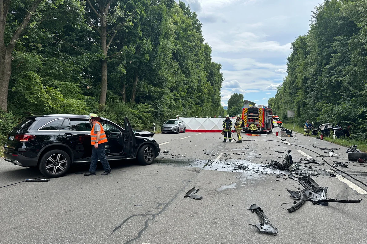 Weinheim BW – Mehrere verletzte Personen und Kinder nach schwerem Unfall