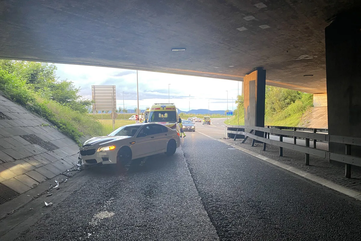 Kölliken AG - Totalschaden am Sportwagen nach Unfall
