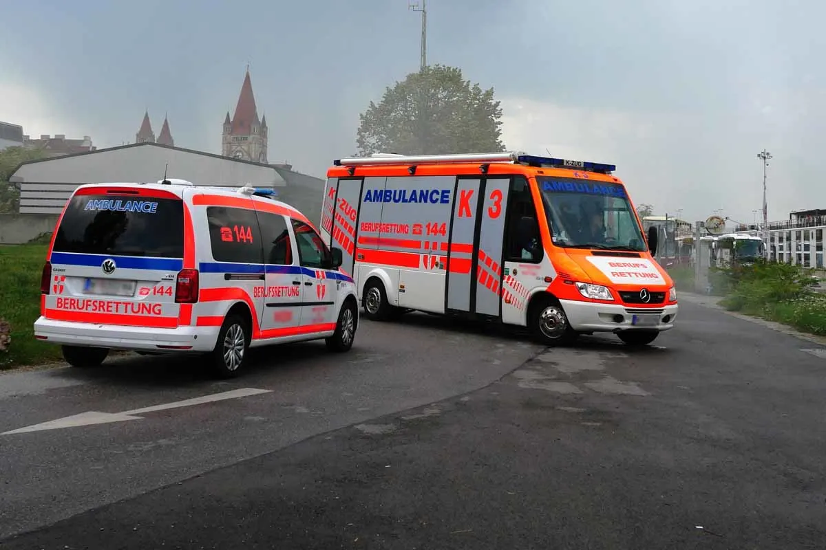 Unfall in Hof - Biker über den PKW geschleudert