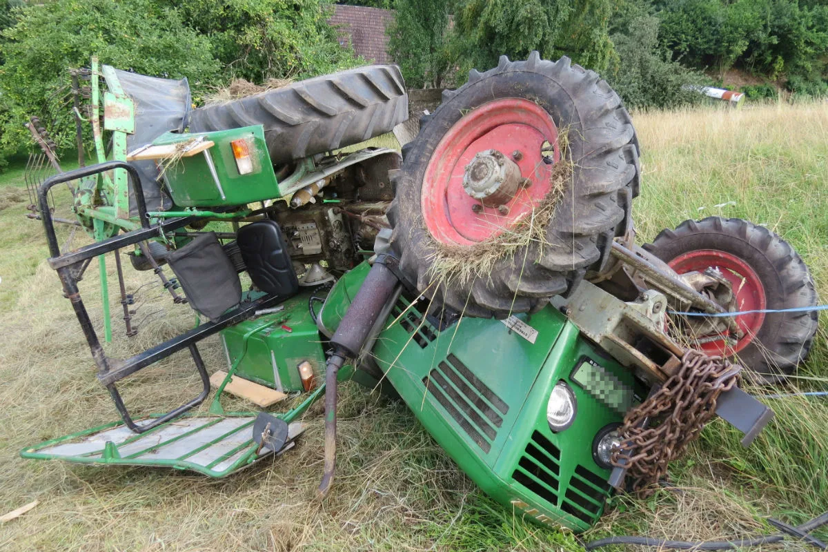 Leibstadt AG - Traktor überschlagen - Landwirt schwer verletzt