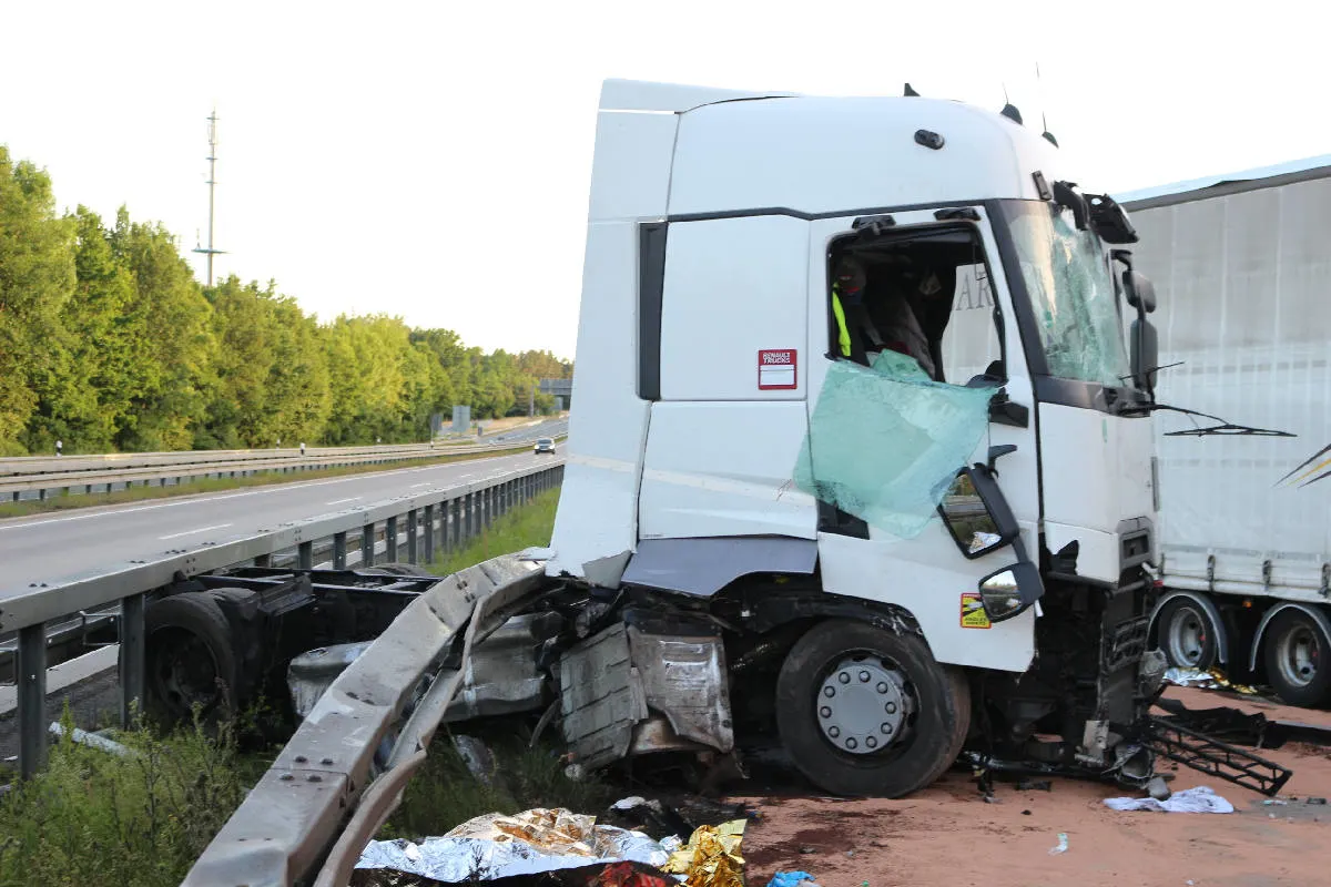 A9 Hermsdorfer Kreuz – Verkehrsunfall mit verletzter Person und hohem Sachschaden