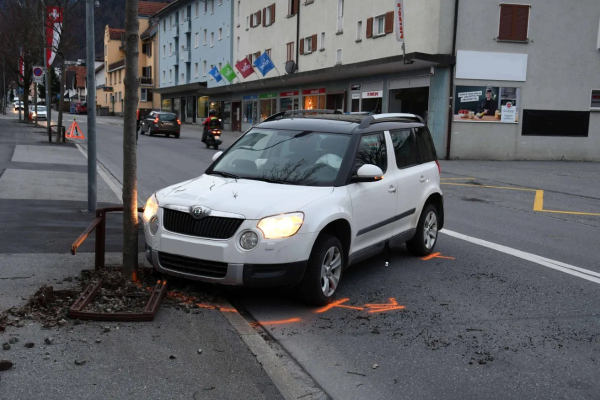 Chur GR - Selbstunfall mit verletzter Lenkerin