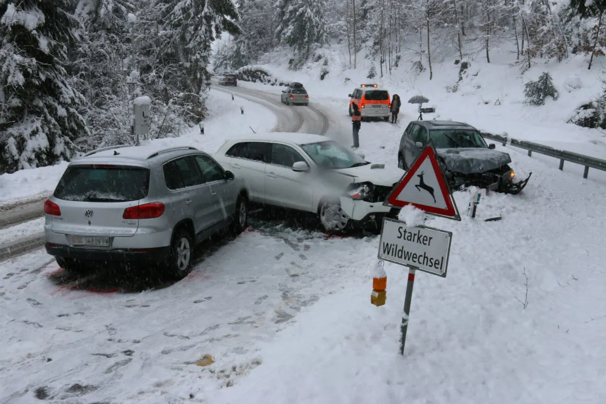 St. Gallen SG - Kollision mit drei Fahrzeugen