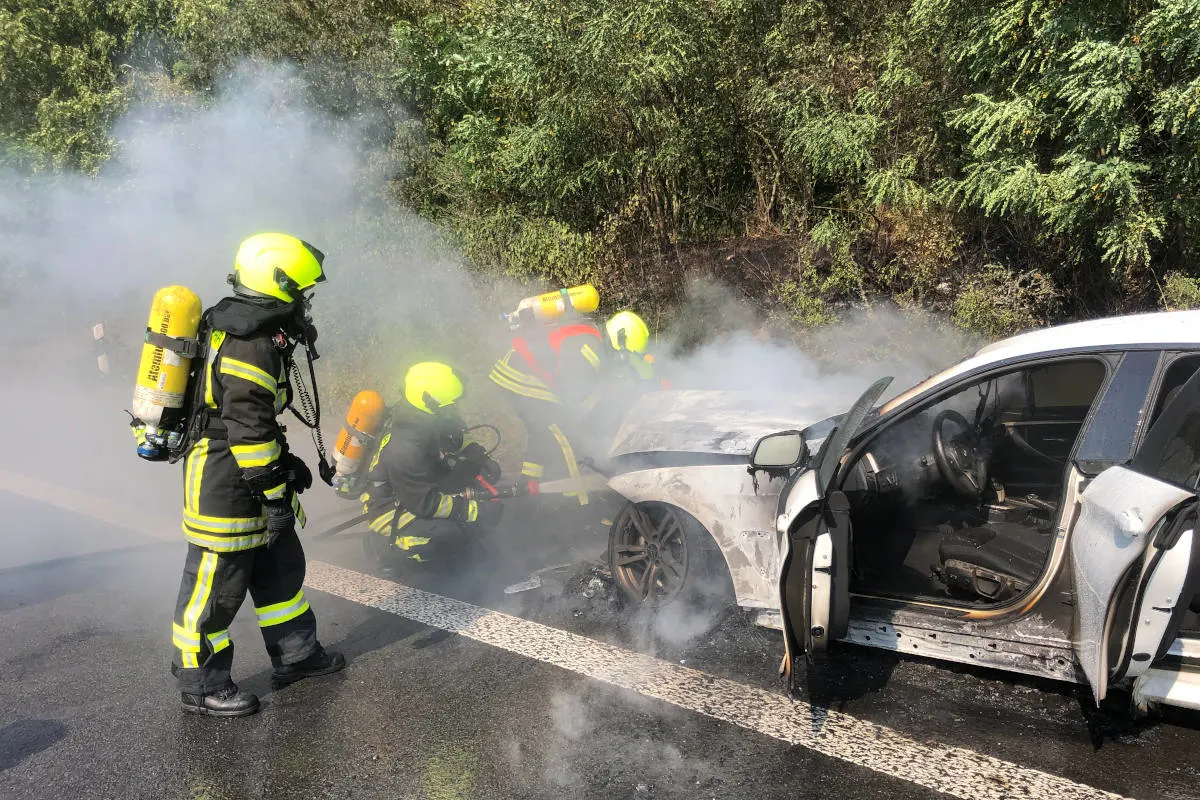 A3 Oberhausen – Brennender PKW auf der Autobahn