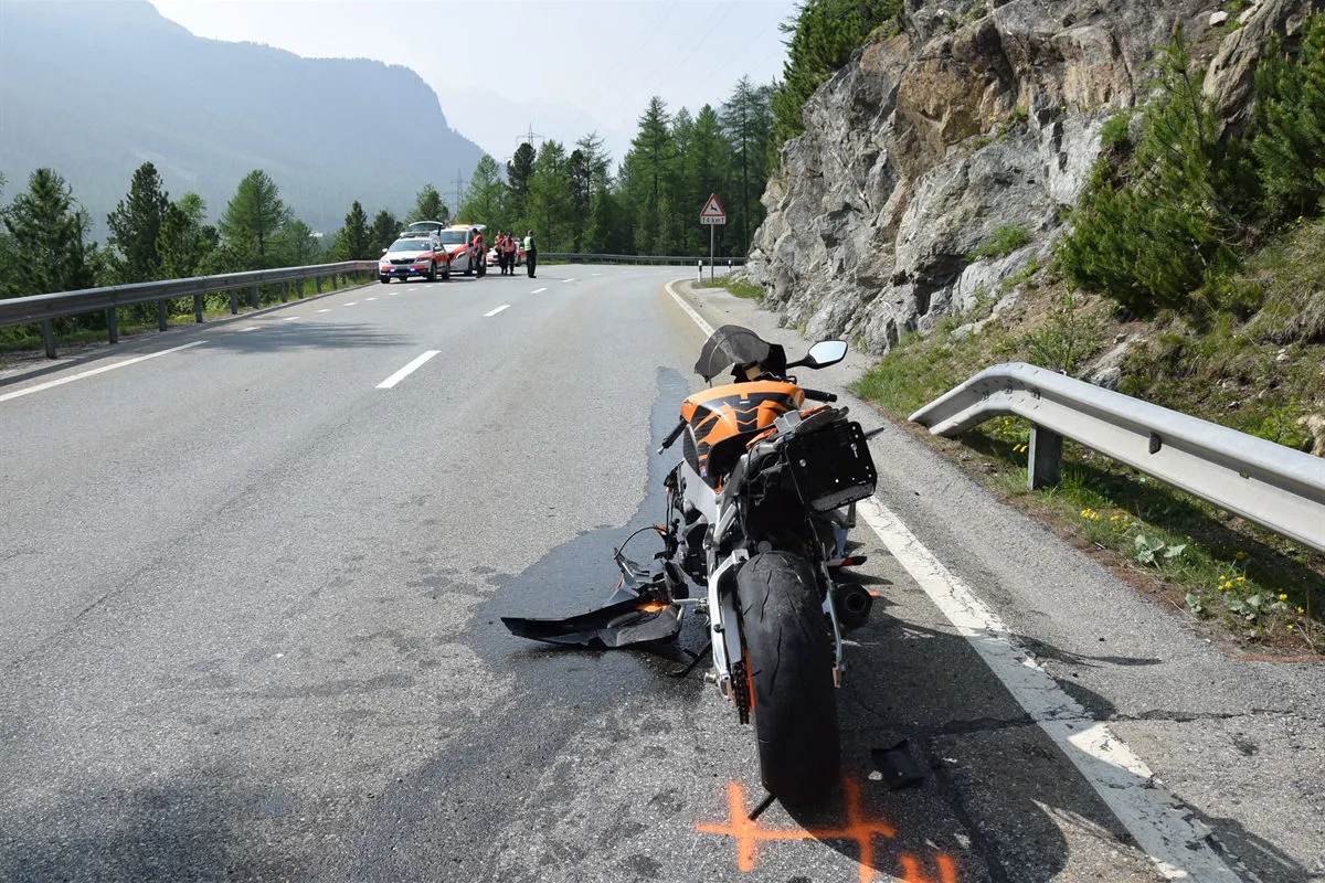 Unfall in Pontresina GR – Motorradfahrer verletzt sich bei Sturz