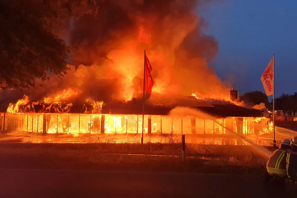 Hückelhoven - Brand in einer Holzhandlung