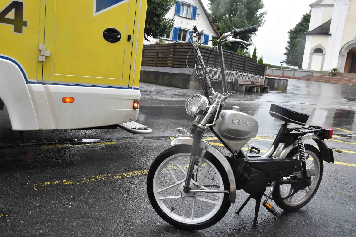 Unfall in Mels SG – Kollision zwischen Auto und Mofa