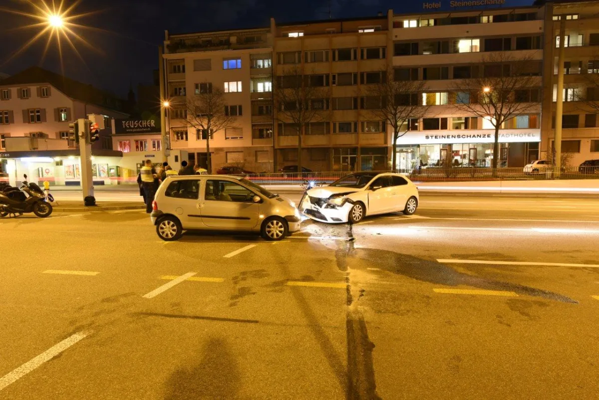 Basel BS - Verkehrsbehinderungen wegen Verkehrsunfall im Steinengraben