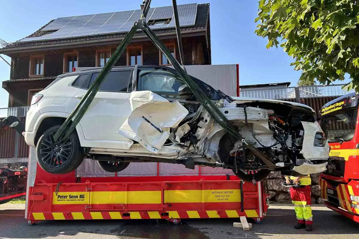 Feusisberg SZ - Unfall mit einer erheblich verletzten Person 