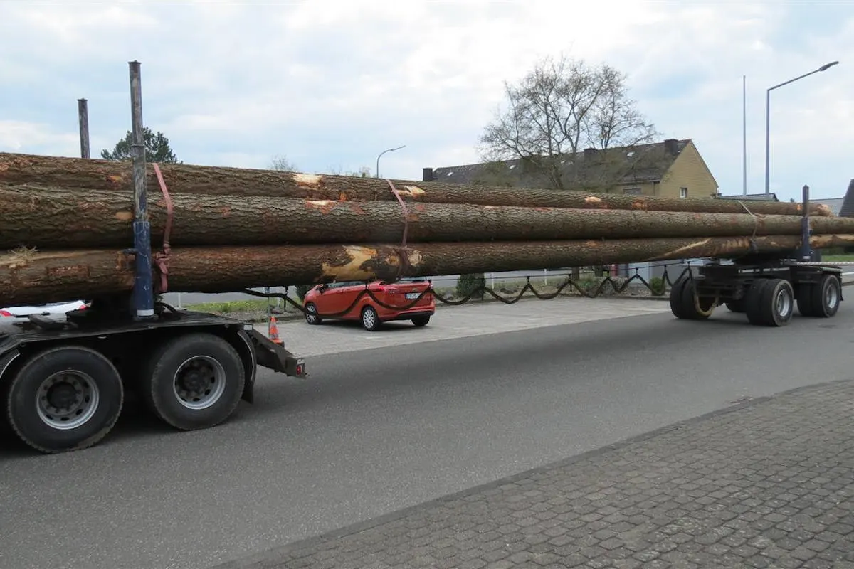 A60 bei Wittlich – Polizei stoppt erneut überladenen Holztransport auf der A 60