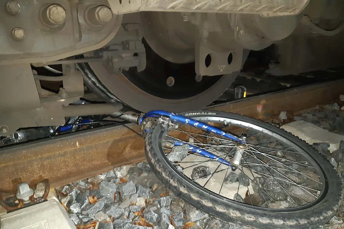 Freiburg im Breisgau - S-Bahn kollidiert mit Fahrrad auf dem Gleis