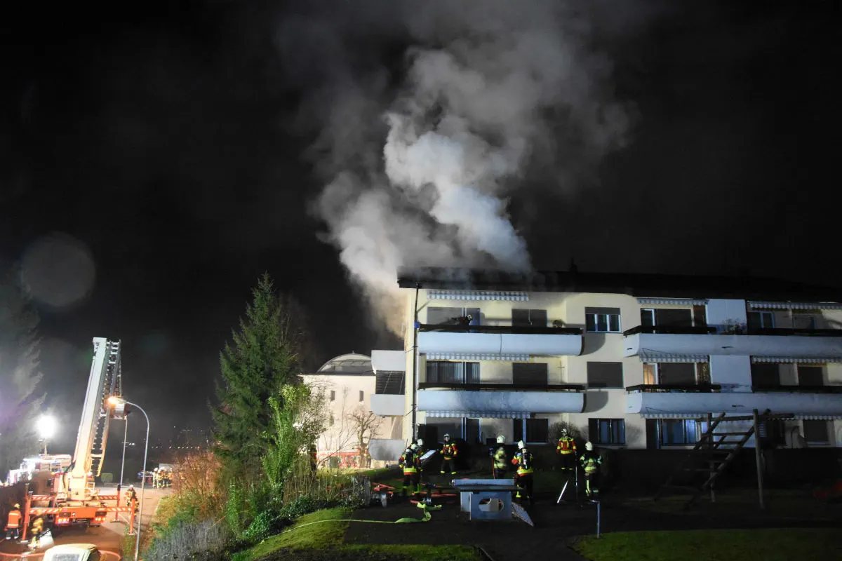 Niederuzwil SG - Mehrere Personen nach Brand im Spital