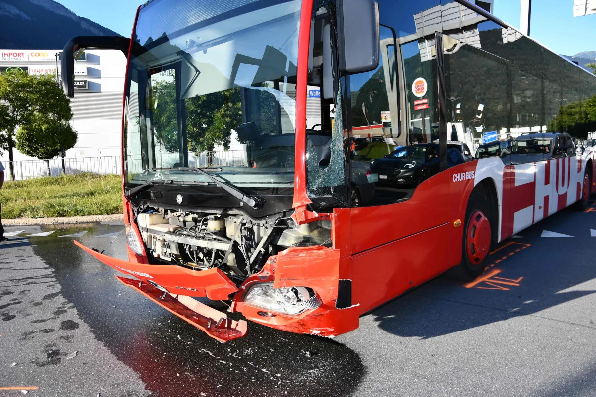 Chur GR – Zwei Verletzte nach Unfall mit Linienbus