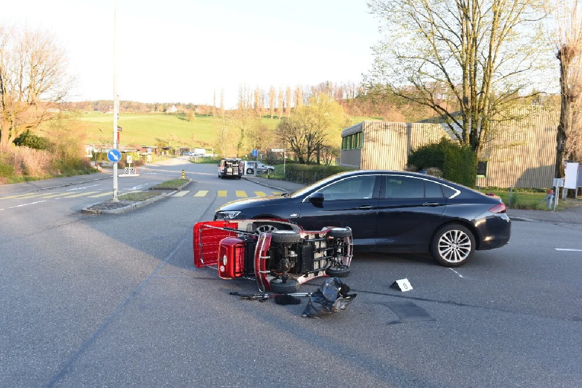 Bülach ZH - 93-Jähriger verunfallt und verletzt sich