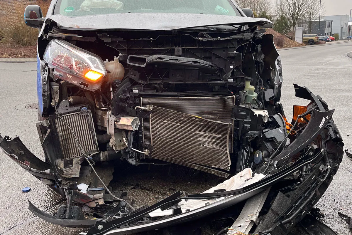 Hückeswagen – Ein Verletzter nach Unfall auf Kreuzung