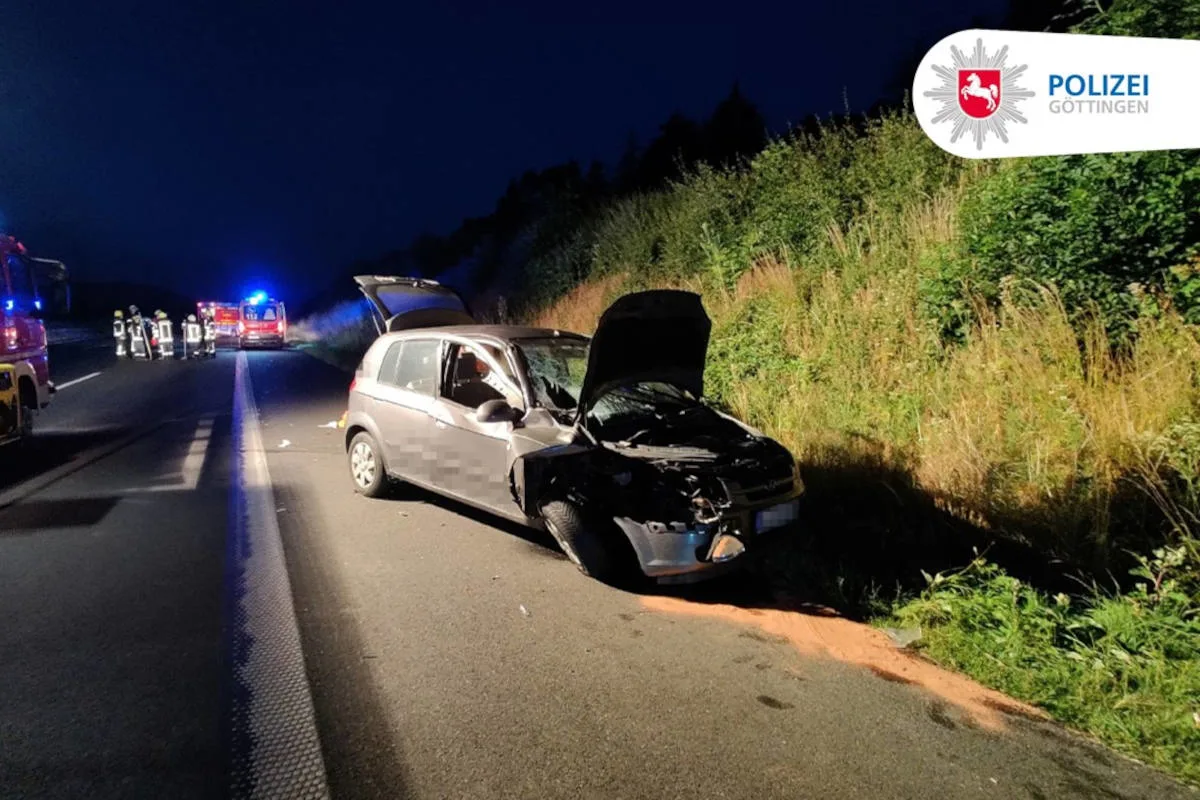 A7 Hann. Münden - Hyundai kollidiert mit vorausfahrendem Sattelzug