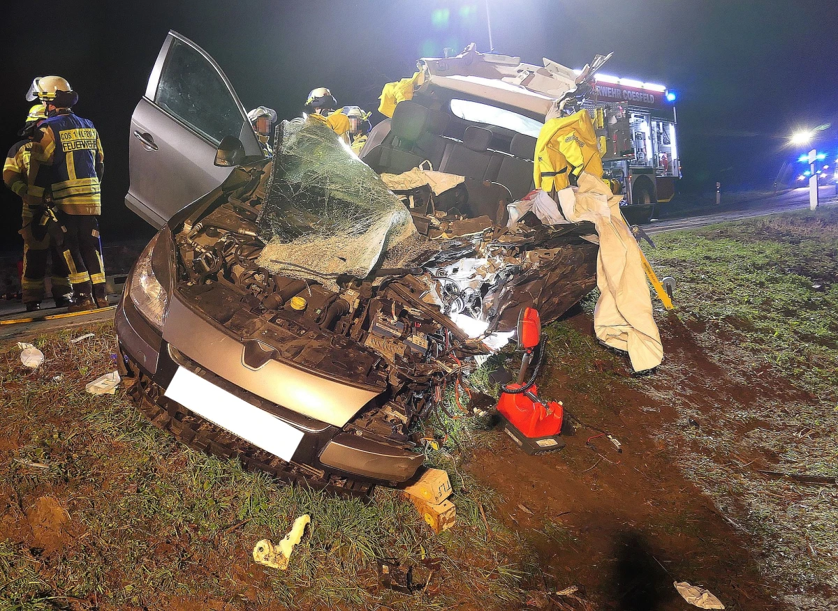 Billerbeck – Auto prallt gegen Baum