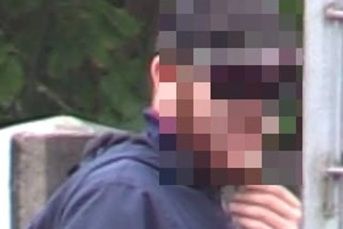 Öffentlichkeitsfahndung nach gewalttätigem Angriff in Aarau - Staatsanwaltschaft Lenzburg-Aarau veröffentlicht verpixelte Standbilder des Hauptbeschuldigten