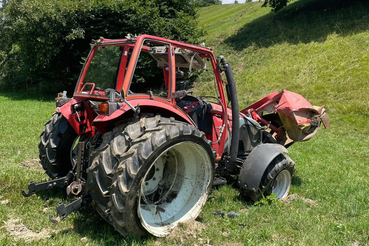 Tragödie in Seewis GR – Traktor überschlägt sich und verletzt den Fahrer tödlich