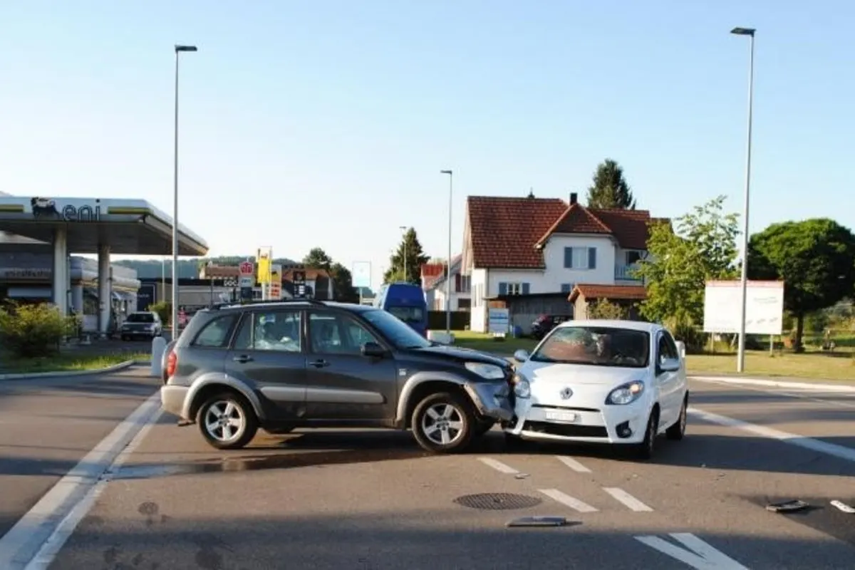 Unfall gestern in Ramsen SH - Erheblicher Sachschaden nach Kollision