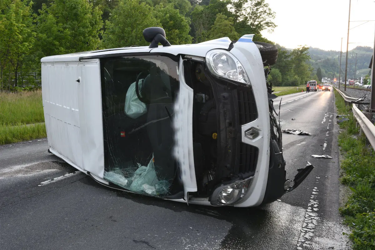 Werthenstein LU - Führerausweisentzug nach Selbstunfall mit Lieferwagen