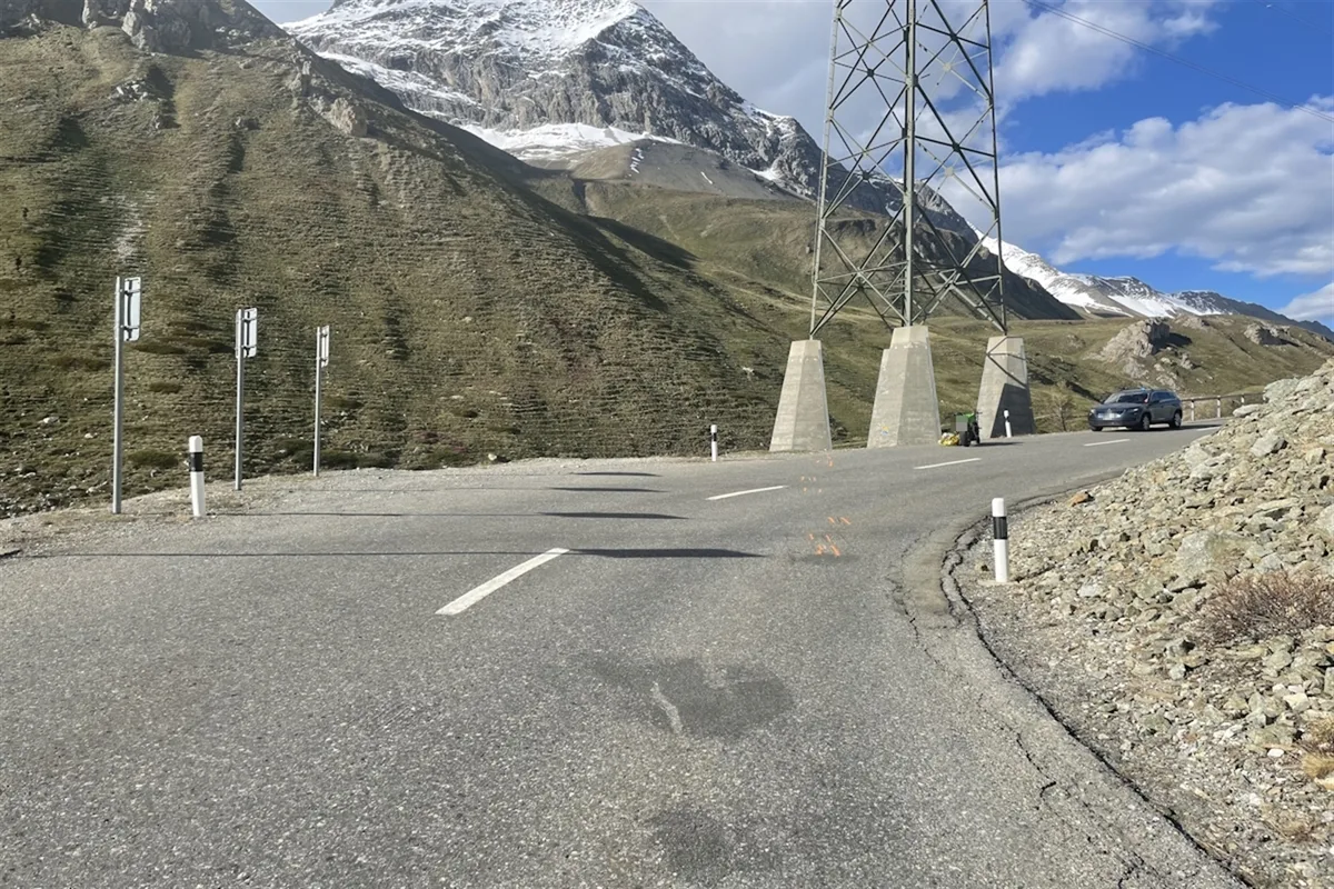 La Punt Chamues-ch GR – Motorradlenker bei Selbstunfall am Albulapass verletzt