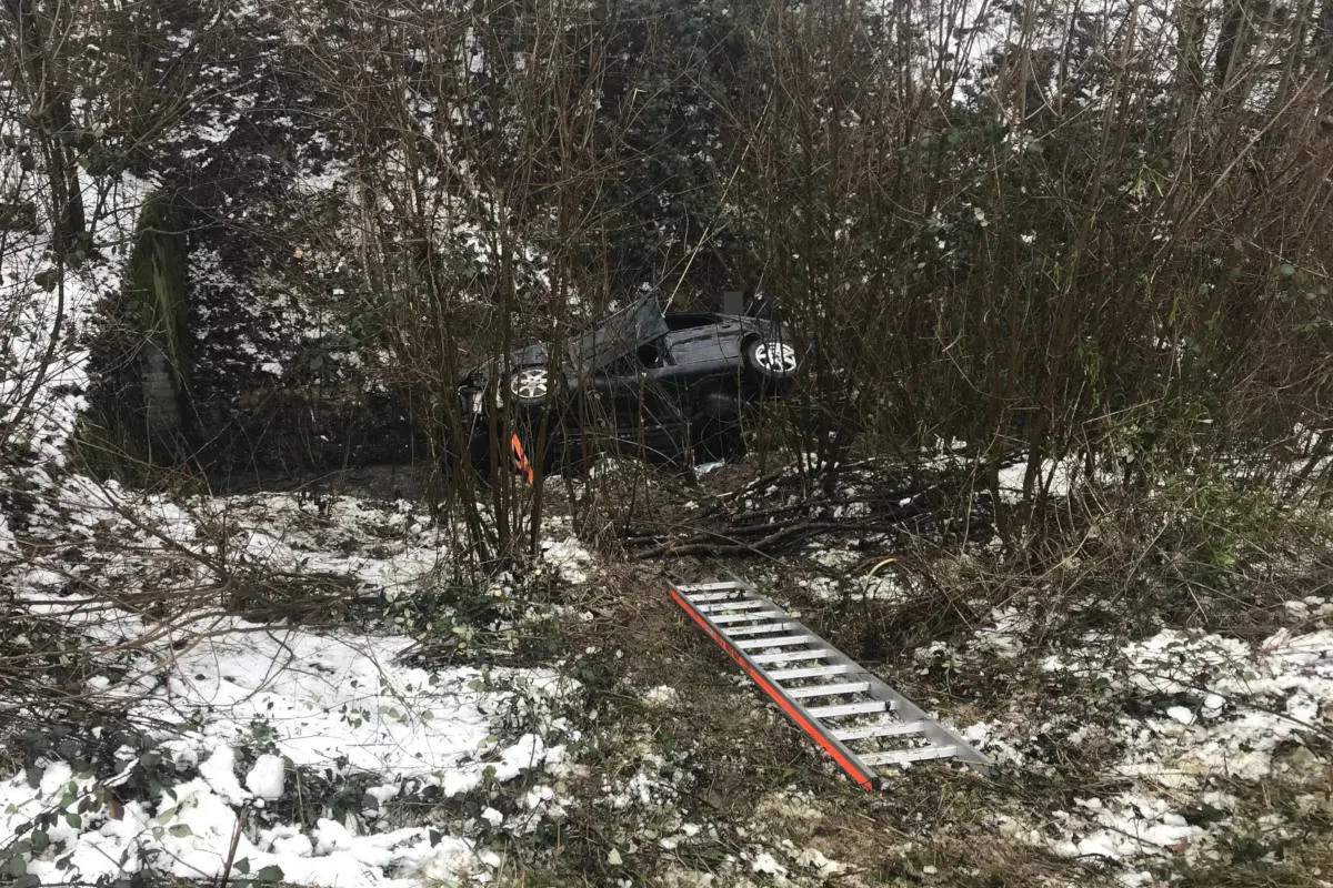 Wegenstetten AG - Auto mehrmals überschlagen