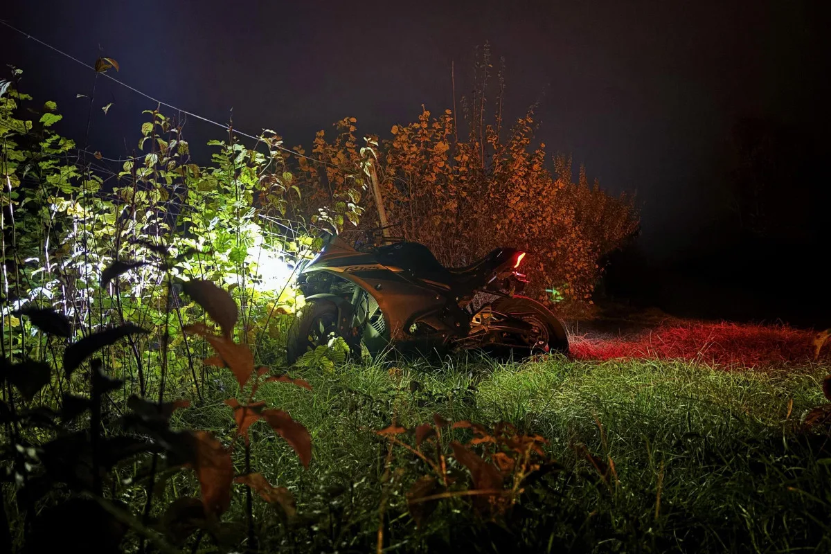 Esslingen ZH – Jugendlicher Motorradfahrer bei Unfall schwer verletzt