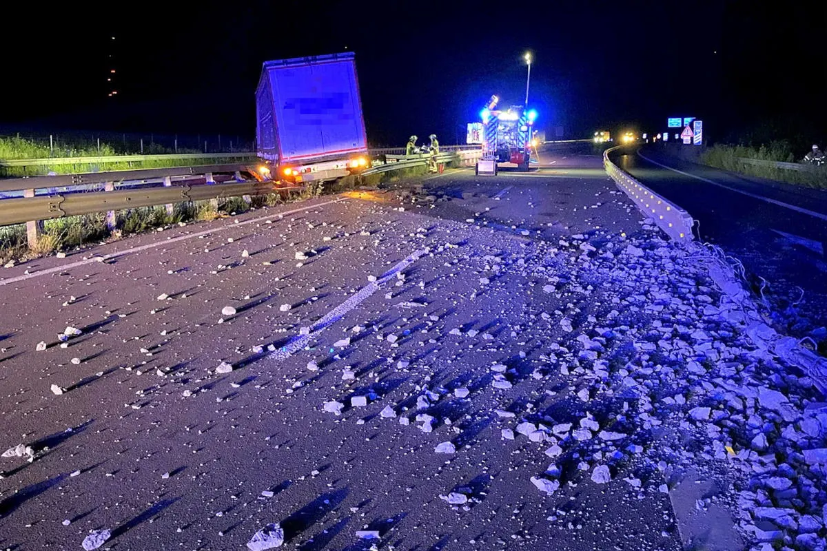 A6 Kaiserslautern – Lkw-Unfall mit stundenlangen Auswirkungen