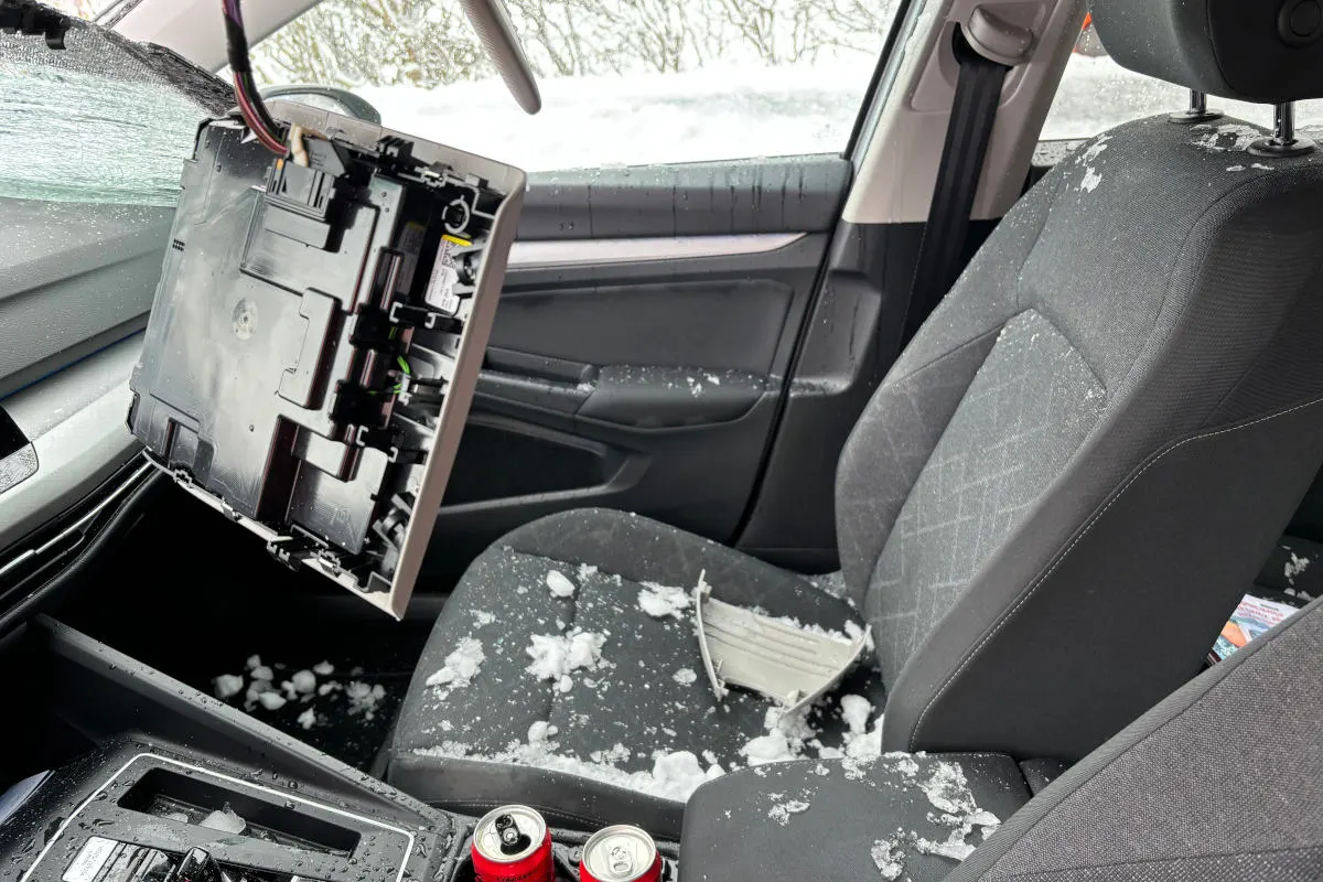 A3 Mollis GL – Gefrorener Schnee trifft Auto auf Autobahn