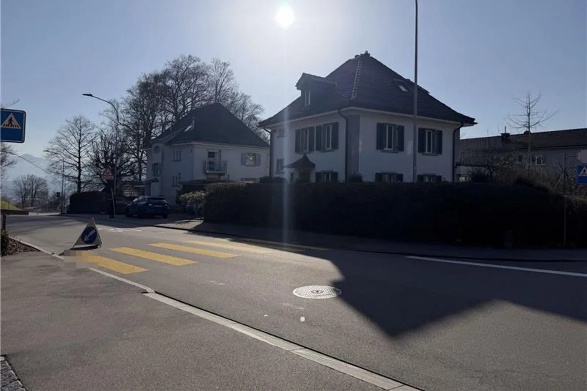 Unfall in St.Gallen – Autofahrerin übersieht Fussgänger (90)