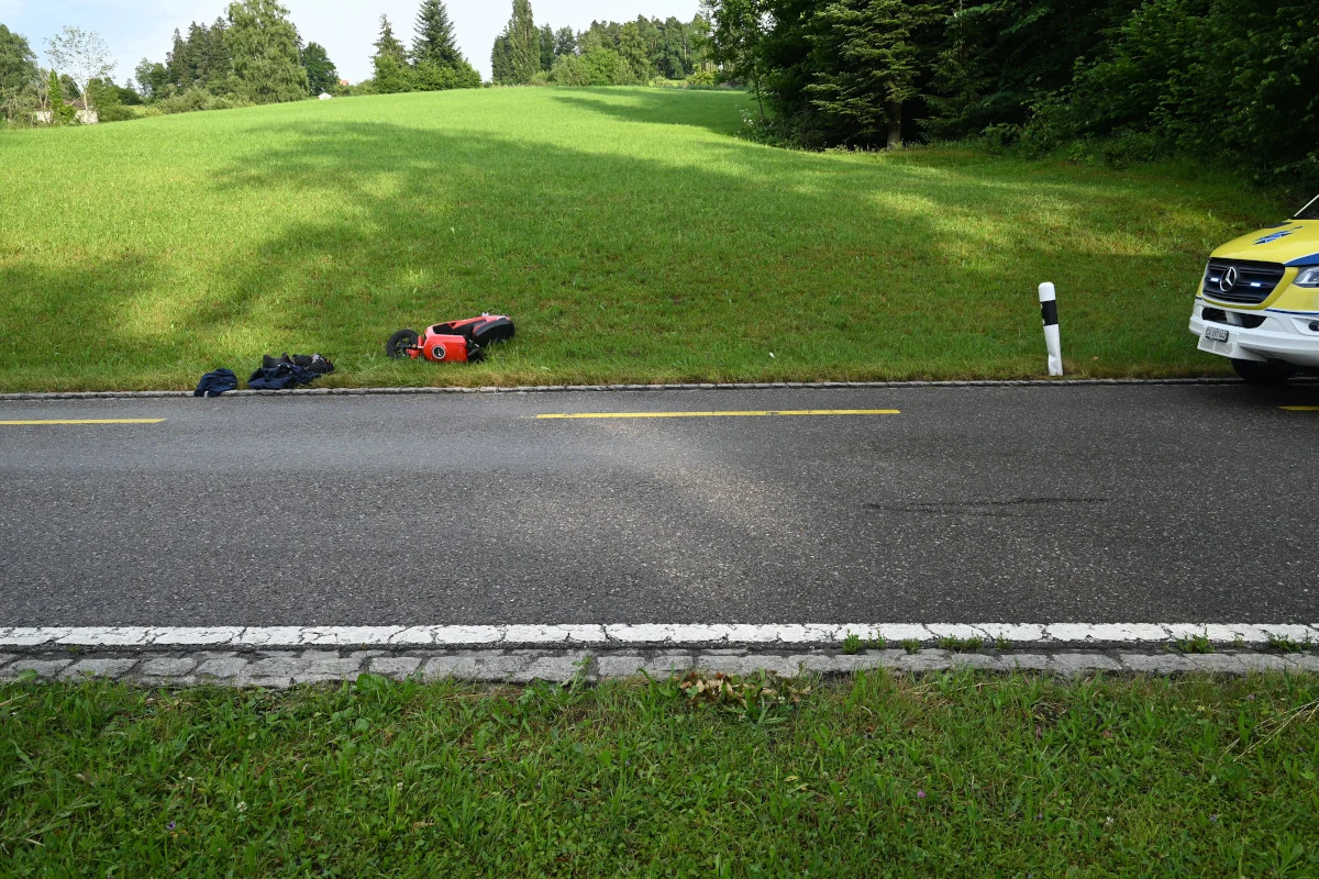 Oberhelfenschwil SG – 81-Jähriger bei Unfall mit Elektro-Kleinmotorrad verletzt