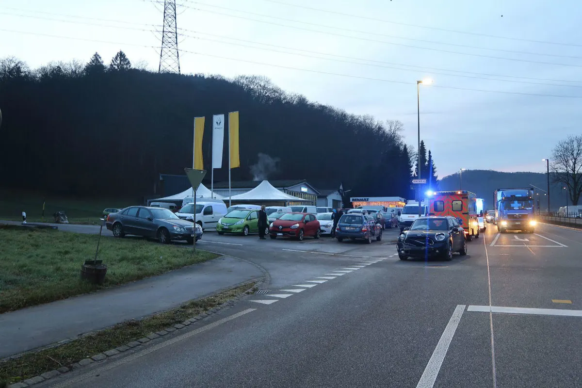 Bubendorf BL - Unfall mit drei Autos - Zeugenaufruf