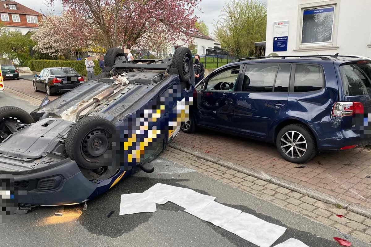Helmstedt - Unfall in der Stadt - PKW überschlug sich