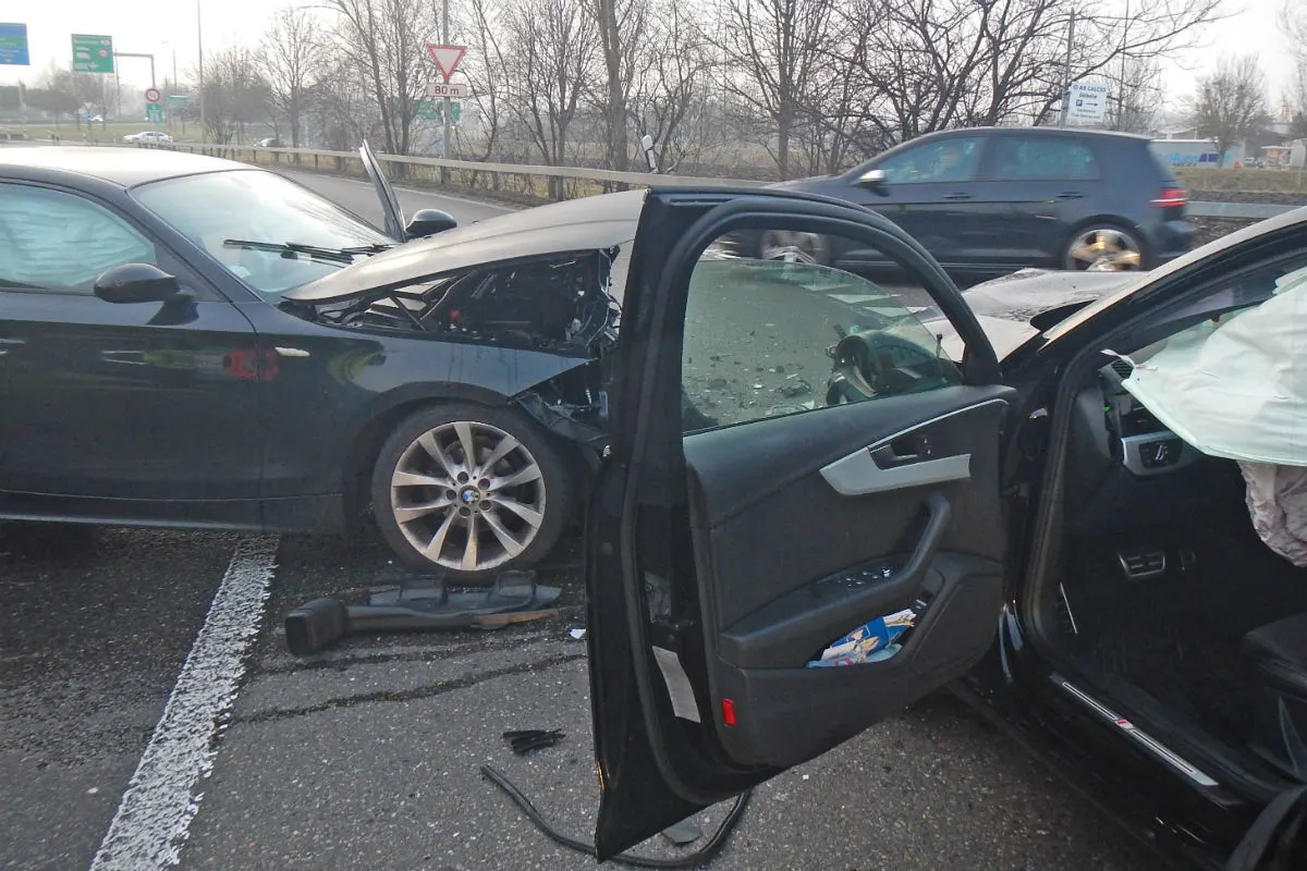 Kreuzlingen TG - Vortrittsberechtiges Auto übersehen - heftiger Crash mit zwei Verletzten!