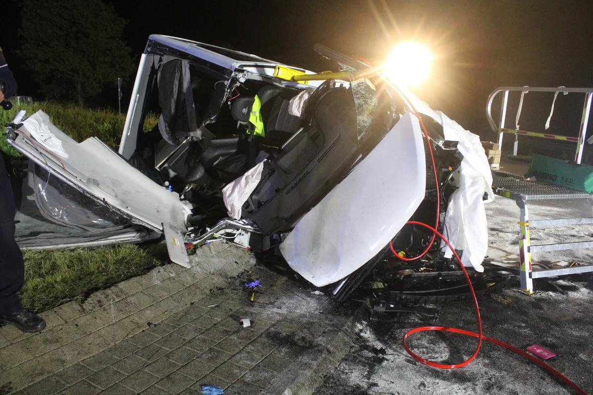 Vettweiß - Heftiger Unfall im Kreisverkehr fordert ein Todesopfer 