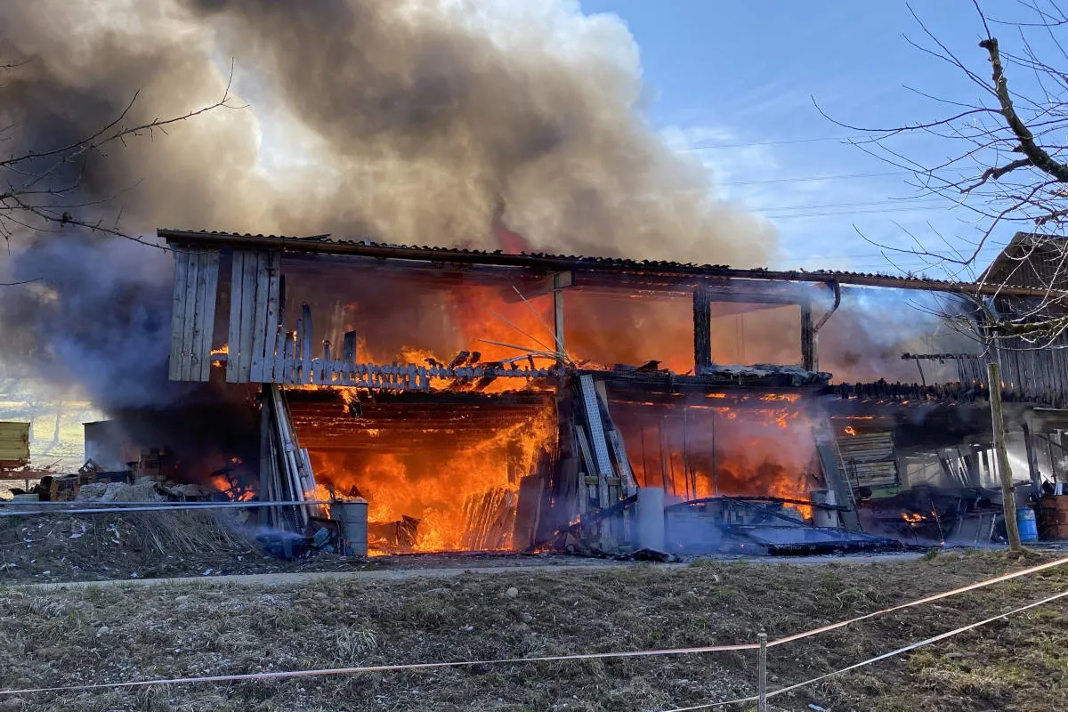 Böbikon AG – Scheune ein Raub der Flammen
