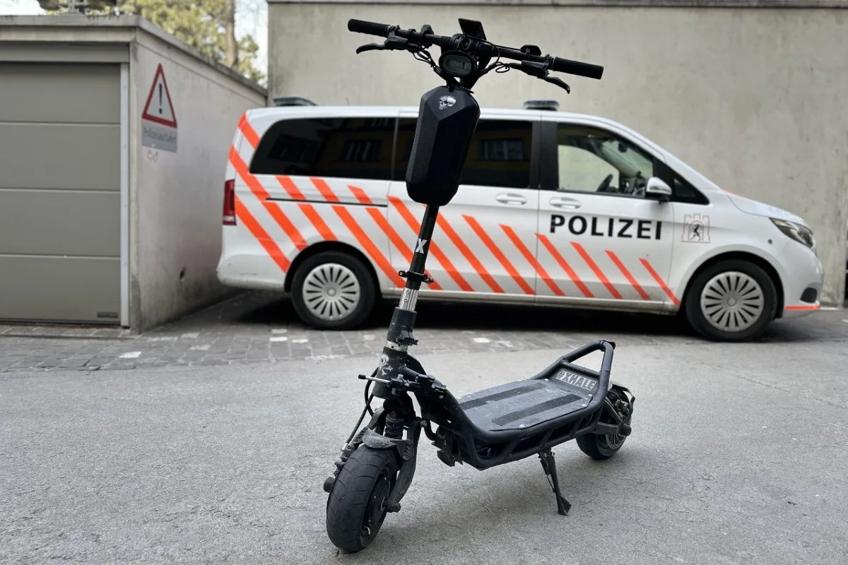 Chur GR - Elektro-Trottinett leistungssteigernd auf 110 km/h abgeändert