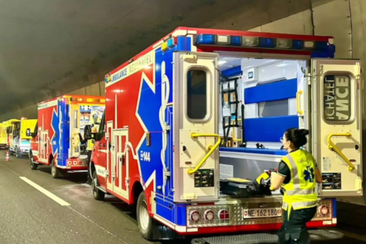 A5 Bevaix NE – Unfall im Tunnel von Chanelaz