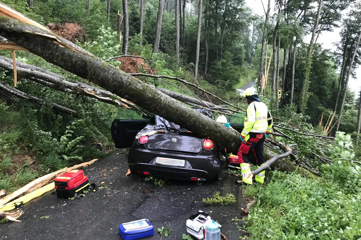 Kanton Obwalden - Heftiges Gewitter über dem Sarneraatal