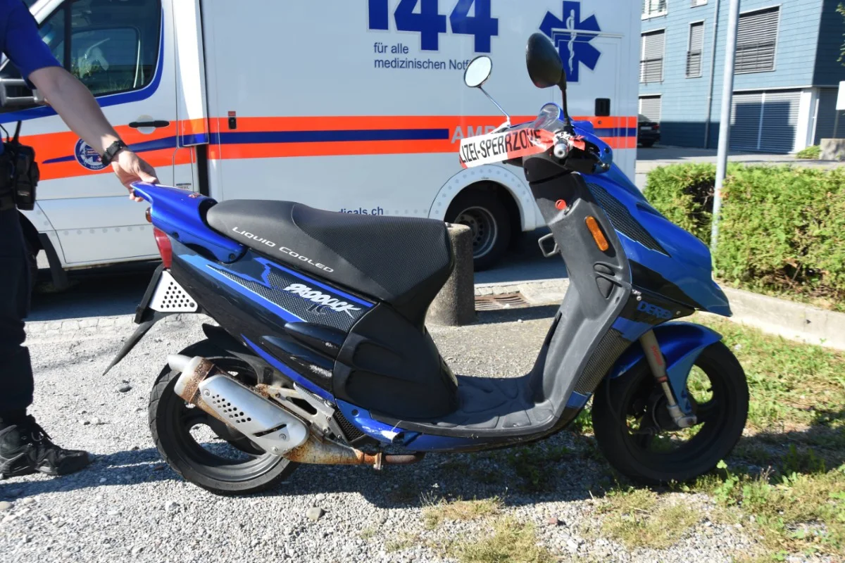 Staad SG - Frau stürzt mit dem Roller nach Bremsmanöver