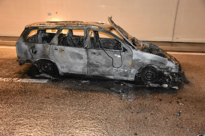 Hergiswil NW - Autobrand im Kirchenwaldtunnel