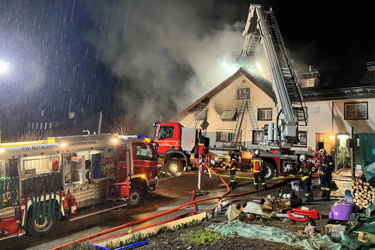 Bütschwil SG – Drei Hausteile nach Brand nicht mehr bewohnbar