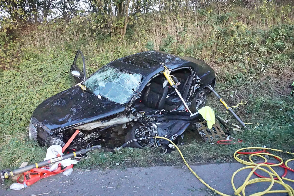 A44 Ratingen – Schwerst eingeklemmte Person